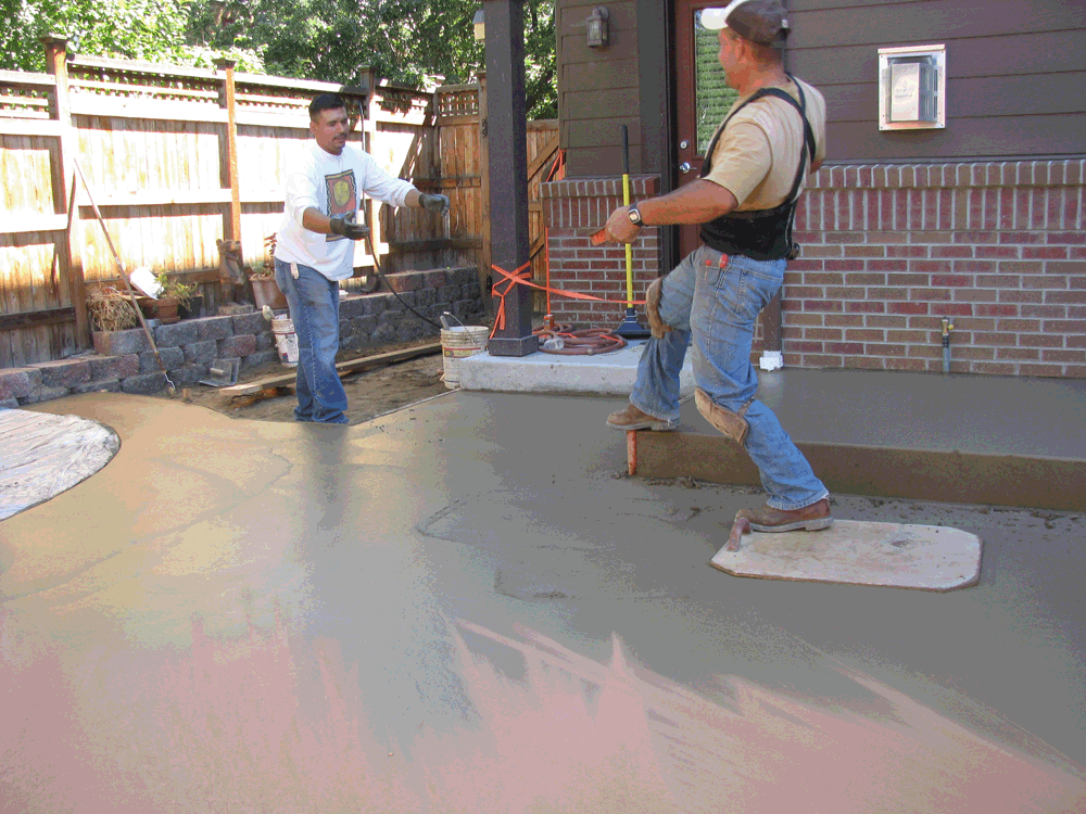 18_kearnin_patio_pour.gif